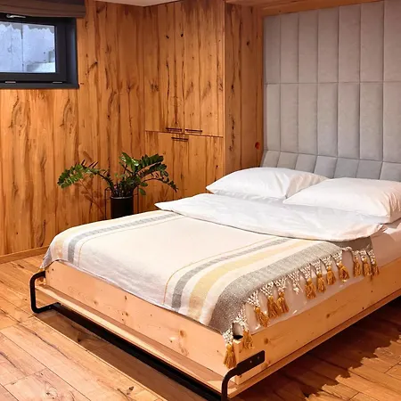 Beskidy Basement Apartmán